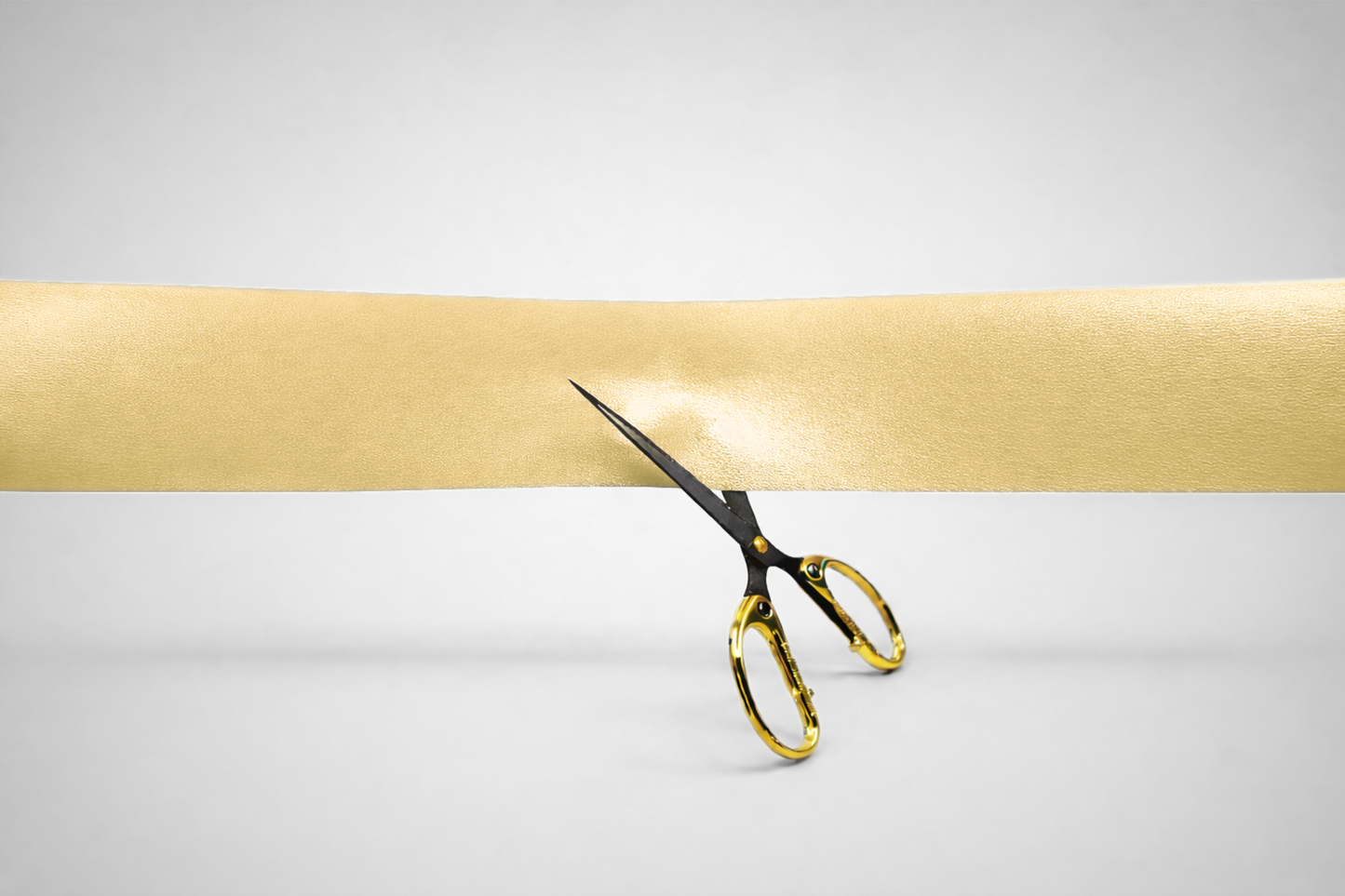 Fitas coloridas de inauguração sem estampa