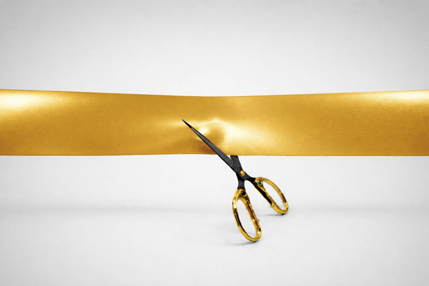 Fitas coloridas de inauguração sem estampa