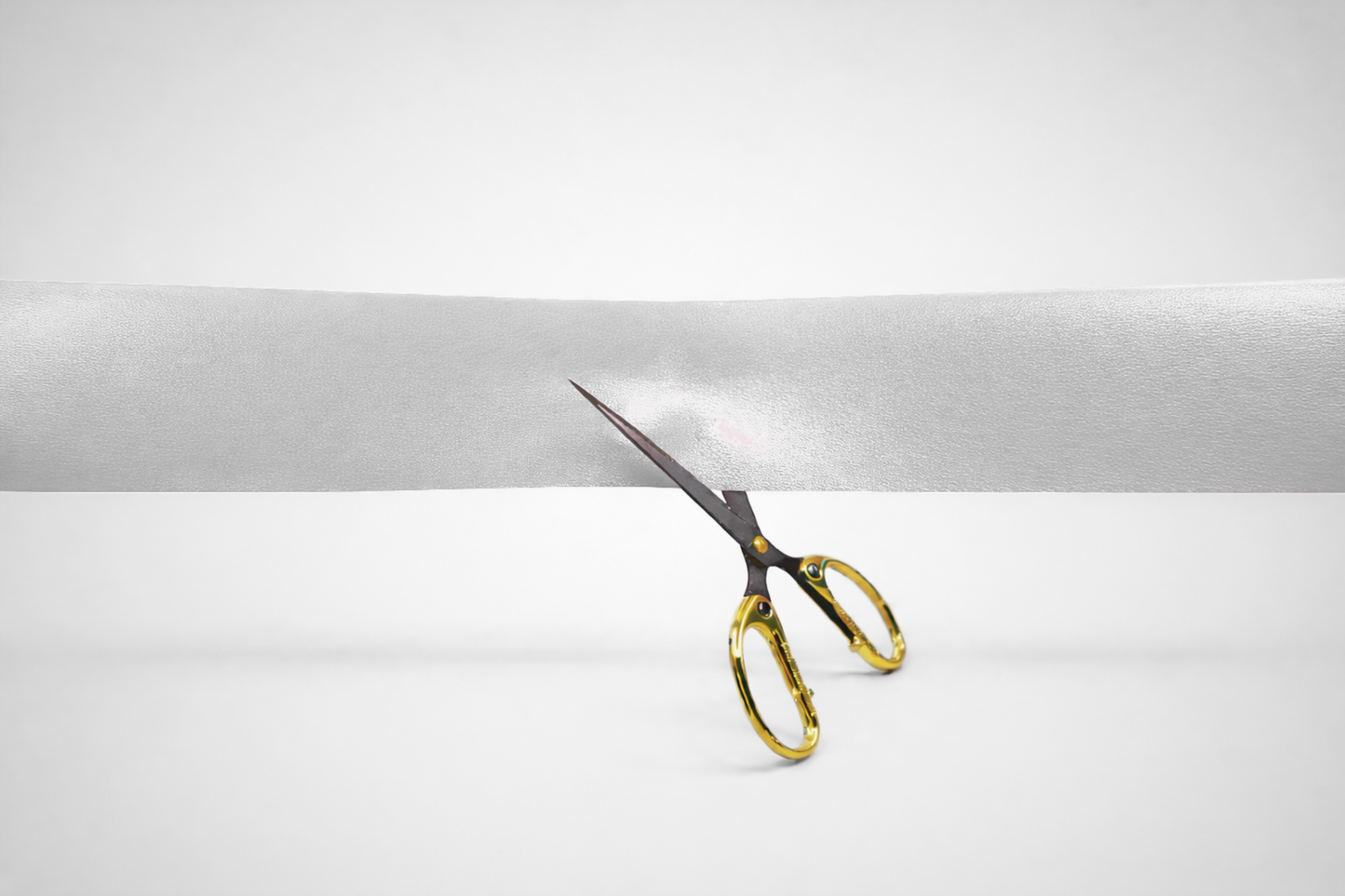 Fitas coloridas de inauguração sem estampa