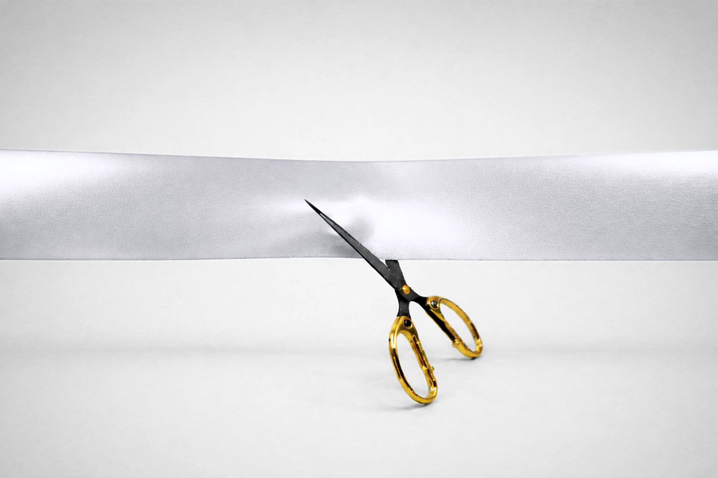 Fitas coloridas de inauguração sem estampa