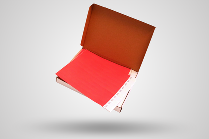 Foto de uma caixa com 1000 pulseiras de papel lisas da JM Band®. Compre pulseiras de papel vermelhas aqui.